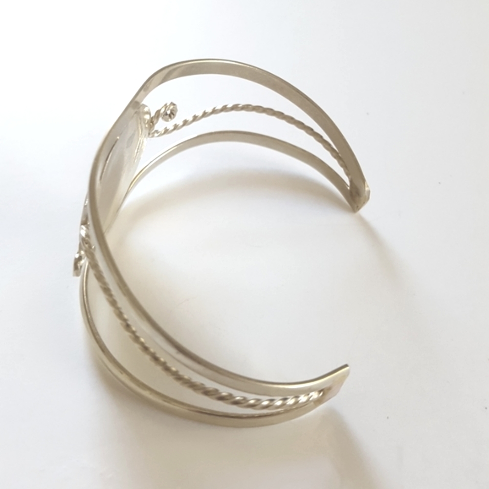 Sterling Cuff Bracelet 🎀 Mother of Pearl design - Picture 7 of 11